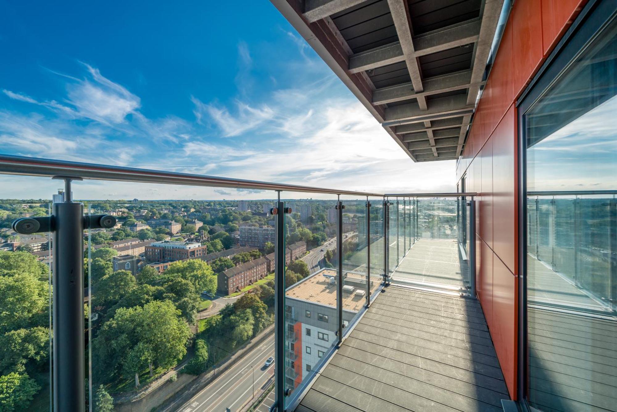 Skyvillion - London River Thames Top Floor Apartments By Woolwich Ferry, Mins To London Excel, O2 Arena , London City Airport With Parking Exteriér fotografie